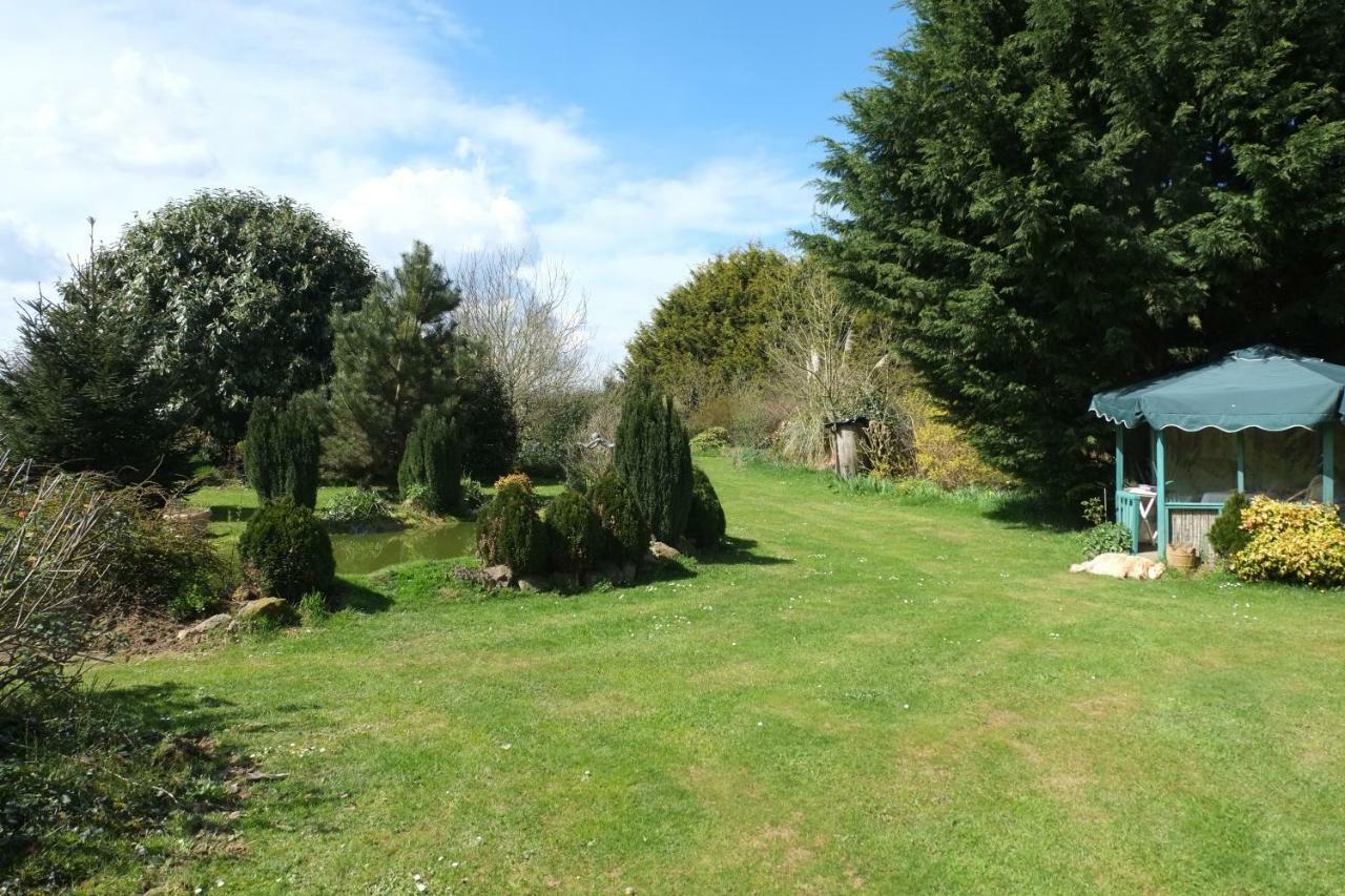 Studio Cottage Mantilly Bagian luar foto
